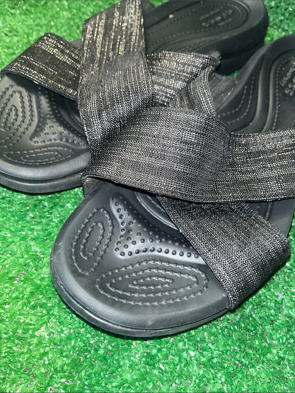 Crocs Womens Black Capri Shimmer Crossband Slide Sandals Size 9 - Picture 2 of 4